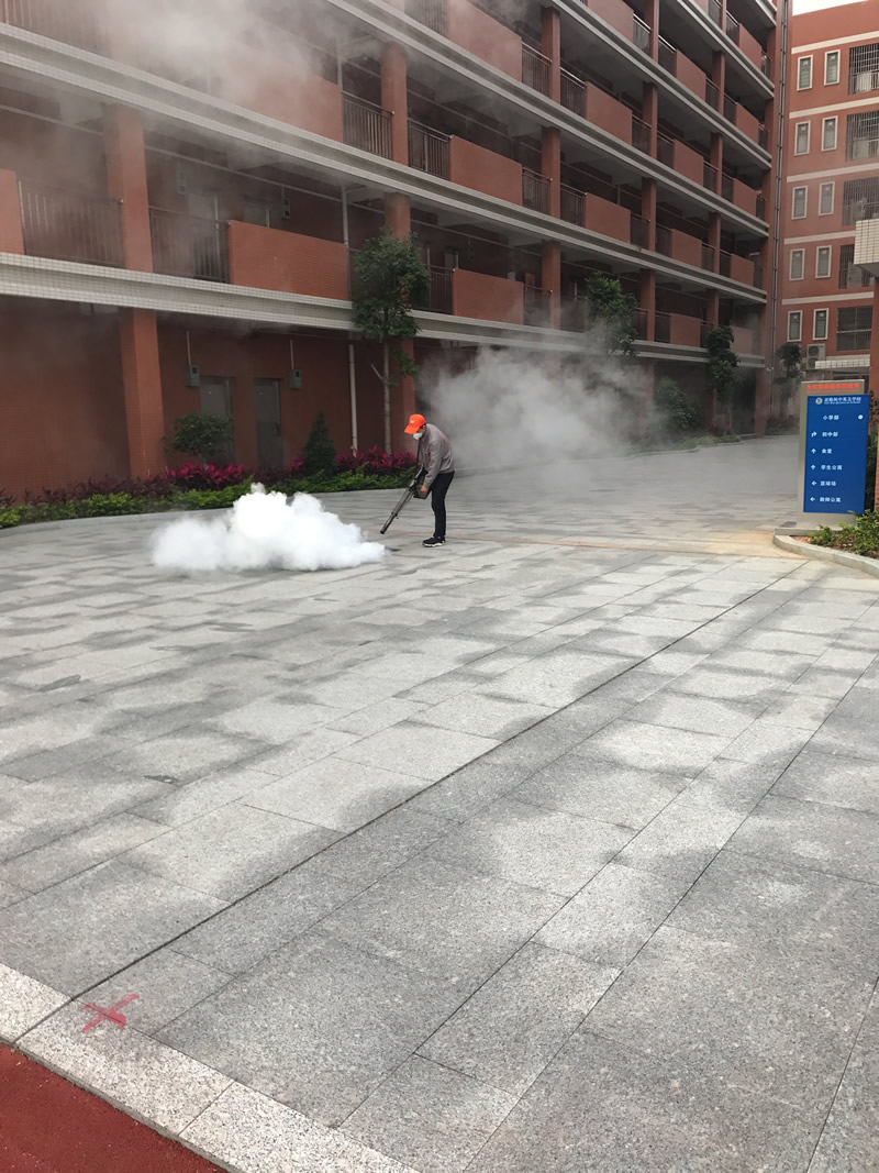 學校消殺